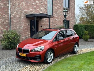 BMW 2-serie Active Tourer 220i AUT Sport Panodak Navi