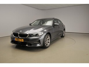 BMW 3 Serie Sedan 320i LED Navigatie Sportstoelen