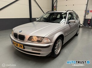 BMW 3-serie Touring 320i Executive LeerNaviCarplayTrekh