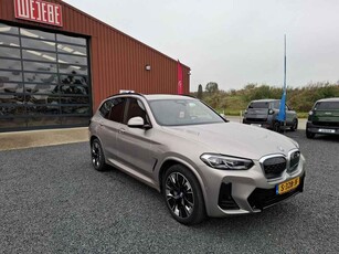 BMW iX3 HIGH EXECUTIVE 80 KWH PANORAMA TREKHAAK