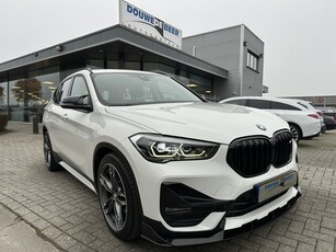 BMW X1 sDrive18i Sport Line Stoelverw. DAB Keyless