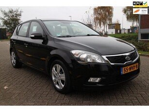 Kia Cee'd 1.4 CVVT X-ecutive