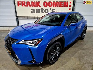 Lexus UX 250h Luxury Line + Dealer