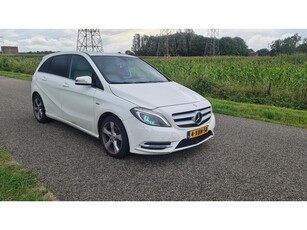 Mercedes-Benz B-klasse 180 CDI Ambition AUT I NAVIG I XENON