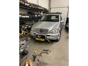 Mercedes-Benz M-Klasse ML 270CDI grijs kenteken Garbage Run