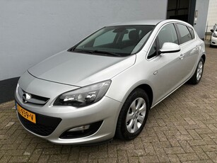 Opel Astra 1.4 Turbo Blitz - Navigatie