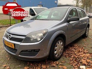 Opel Astra 1.6 Essentia5 DeursAirco