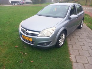 Opel Astra 1.6 Temptation apk tot 19-11-2025