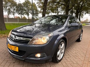 Opel Astra GTC 1.6 Cosmo 2006 airco nap