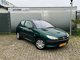 Peugeot 206 1.1 XR - NIEUWE APK!