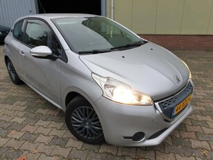 Peugeot 208-1.4 e-HDi-Automaat-Active Navigatie-Cruise