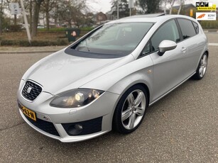 Seat LEON 2.0 TFSI Orginele FR 211 PK / automaat / navi /