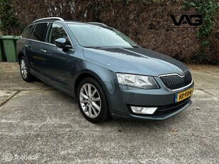 Skoda Octavia Combi 1.2 TSI Clima Cruise Navi Trekhaak 17