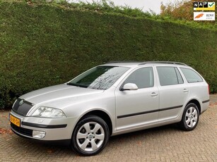 Skoda Octavia Combi 2.0 FSI AIRCO IJSKOUD/XENON/RIJDT SUPER!