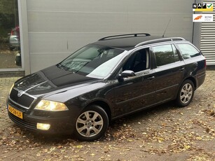 Skoda Octavia Combi 2.0 FSI Elegance / INRUIL VERKREGEN /