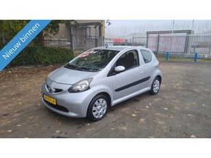 Toyota Aygo 1.0-12V + FIJNE AUTOMAAT MET LAGE KM STAND