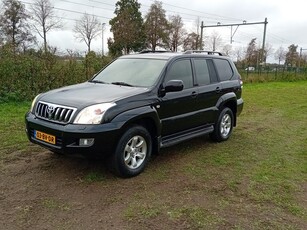 Toyota Land Cruiser 3.0 D-4D Executive Window Van