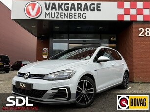 Volkswagen Golf 1.4 TSI GTE // NAVI // CAMERA // SCHUIF DAK