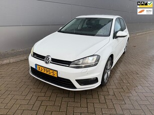 Volkswagen Golf 1.6 TDI Business Edition R Connected