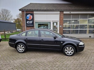 Volkswagen Passat 2.3 V5 