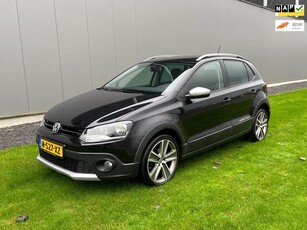 Volkswagen POLO 1.4-16V Cross 2011. 5