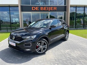 Volkswagen T-Roc 1.5 TSI 150pk DSG R-line I Navi I Trekhaak