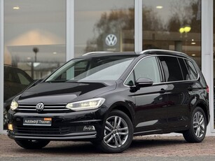 Volkswagen Touran 1.5 TSI Highline 7p LED Plus dodehoek