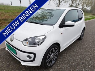 Volkswagen up! 1.0 move up! ** 121.257 km ** Airco ** LM