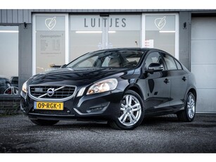 Volvo S60 2.0T Intro Edition 203PK AUT. Navi I Pdc I