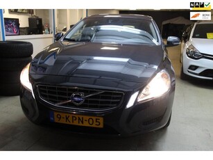 Volvo V60 1.6 T3 Momentum