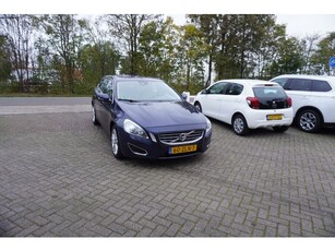 Volvo V60 1.6 T3 Summum TREKHAAK AUTOMAAT STOELVERWARMING