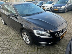 Volvo V60 2.4 D6 AWD Plug-In Hybrid Summum EXPORT