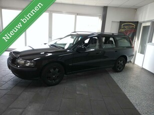 Volvo V70 2.4 Comfort Line 2003 zwart LPG Youngtimer