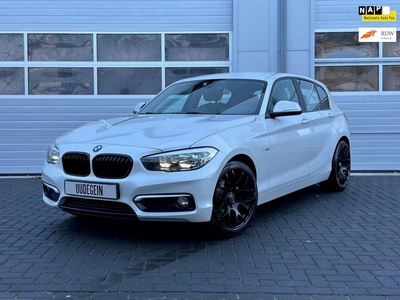 BMW 1-serie 116i Urban Edition / Sfeerverlichting / 18 Inch