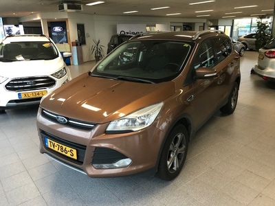 Ford Kuga 1.5 Titanium-150pk-2000kg geremd trekken