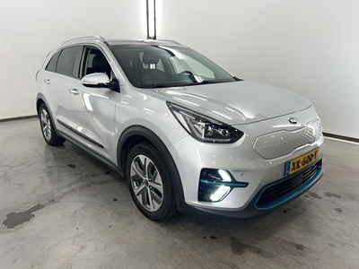 KIA NIRO e-Niro Executive-Line 64 kWh (INCL-BTW) *VOLLEDER | KEYLESS | CAMERA | NAVI-FULLMAP| FULL-LED | ADAPTIVE-CRUISE | DAB | ECC | PDC | LANE-ASSIST | VIRTUAL-COCKPIT | COMFORT-SEATS | 17