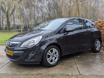 Opel Corsa 1.3 CDTi Edition Lage kilometer stand en nieuwe