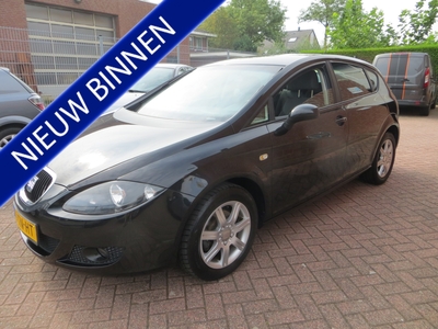 SEAT LEON 1.6 Businessline/NAVI/CLIMA/PDC/GARANTIE!