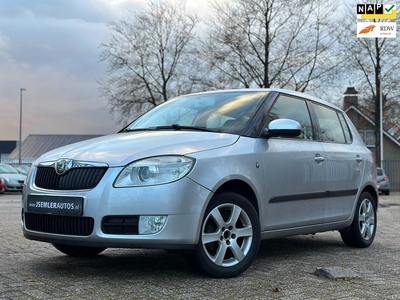 Skoda Fabia 1.6-16V Elegance AUTOMAAT CLIMA 1STE EIG. 74 DKM