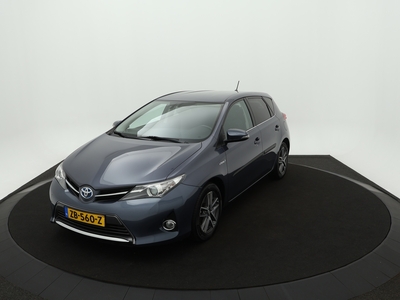 TOYOTA AURIS 1.8 Hybrid Lease | Trekhaak | Camera | Navi | Cruise | Keyless entry |