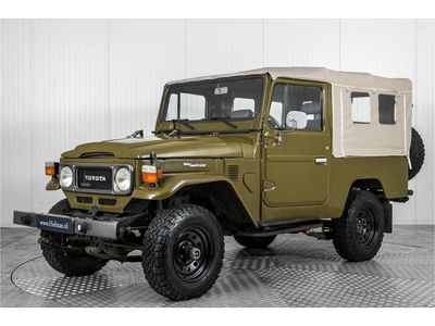 Toyota Land Cruiser FJ43 4.2 .