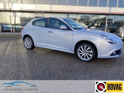 Alfa Romeo Giulietta 1.4 Turbo MultiAir Super, AUTOMAAT, 170 pk, clima, cruise PDC, NL-auto