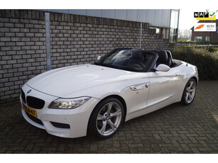 BMW Z4 Roadster SDrive18i Executive M Sport Autom Leder Sportst Stoelverw Navi Xenon Clima Cruise 2x PDC LMV ENZ NL Auto.