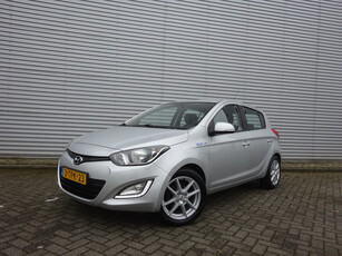 Hyundai i20 1.2i i-Deal 1e Eigenaar / Airco / Elektr. ramen / Navi / Lm velgen