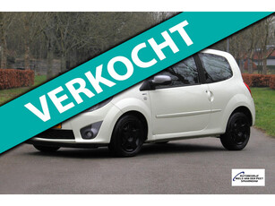 Renault Twingo 1.2-16V Night & Day / Airco / Verschuifbare achterbank / Cruise control / Dealer onderhouden /