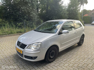 Volkswagen polo 1.4 2006 AUTOMAAT