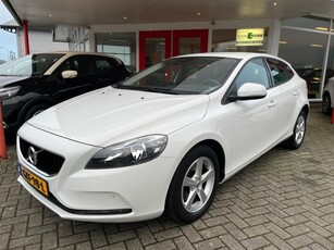 Volvo V 40 2.0 T2 122PK Onderhoudshistorie/PDC/Bluetooth/Navi