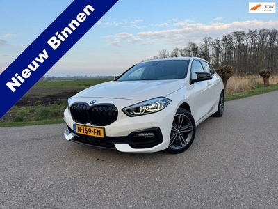 BMW 1-serie 118i High Executive Edition / Automaat / Airco / Navigatie / Leder-Stof / Recent onderhoud / PDC / LMV