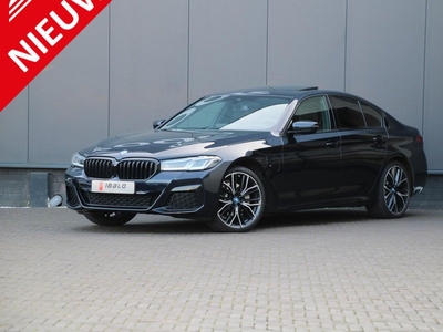 BMW 5-serie 530e M-Sport Plus | 292 pk | Schuifdak | Laserlight | Nappa Leder | 20 inch |