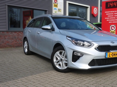 KIA CEE D Ceed Sportswagon 1.5 T-GDi DynamicLine / Achteruitrijcamera / Navi